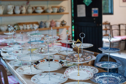 Liz Melvin Photography
To The Moon Bar and Events  (vintage tableware)